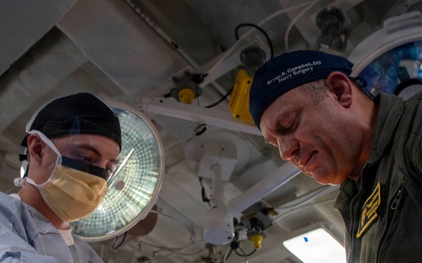 USS Makin Island conducts medical drills