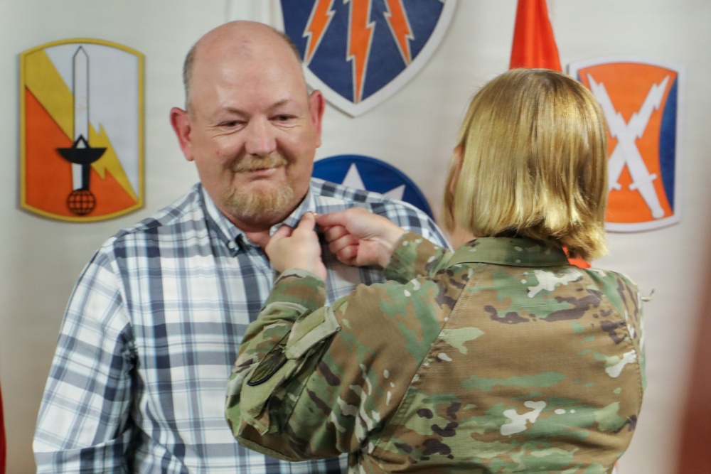 7th Signal Command (Theater) Honors Civilians at Fort Gordon Awards Ceremony