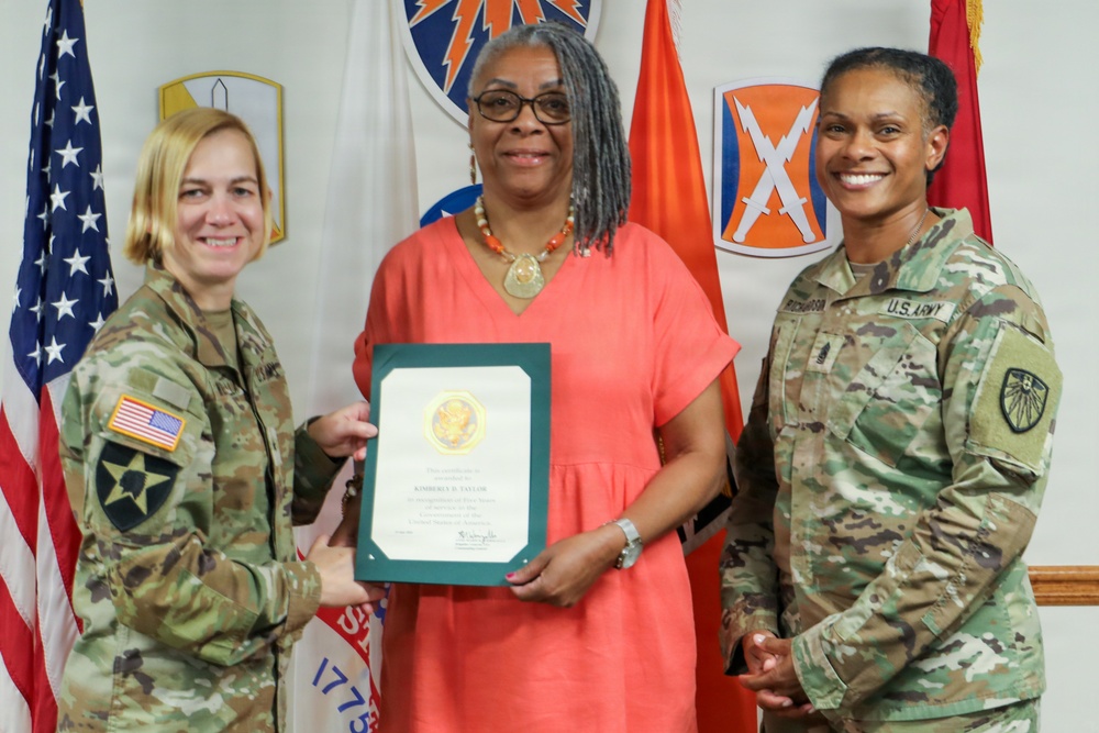 7th Signal Command (Theater) Honors Civilians at Fort Gordon Awards Ceremony