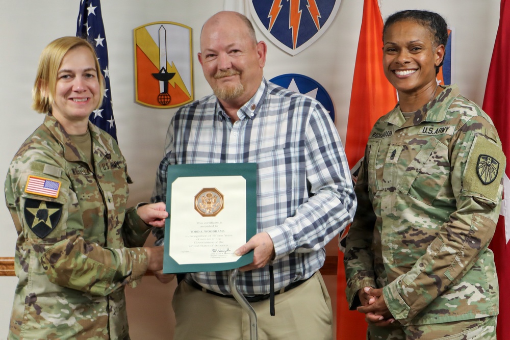 7th Signal Command (Theater) Honors Civilians at Fort Gordon Awards Ceremony