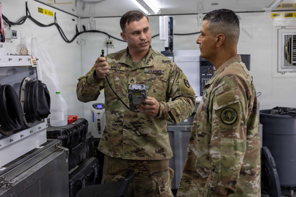 Defense Health Agency J-3/5/7 visits the 1st Global Field Medical Lab