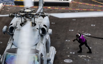 USS Carl Vinson (CVN 70) conducts flight operations