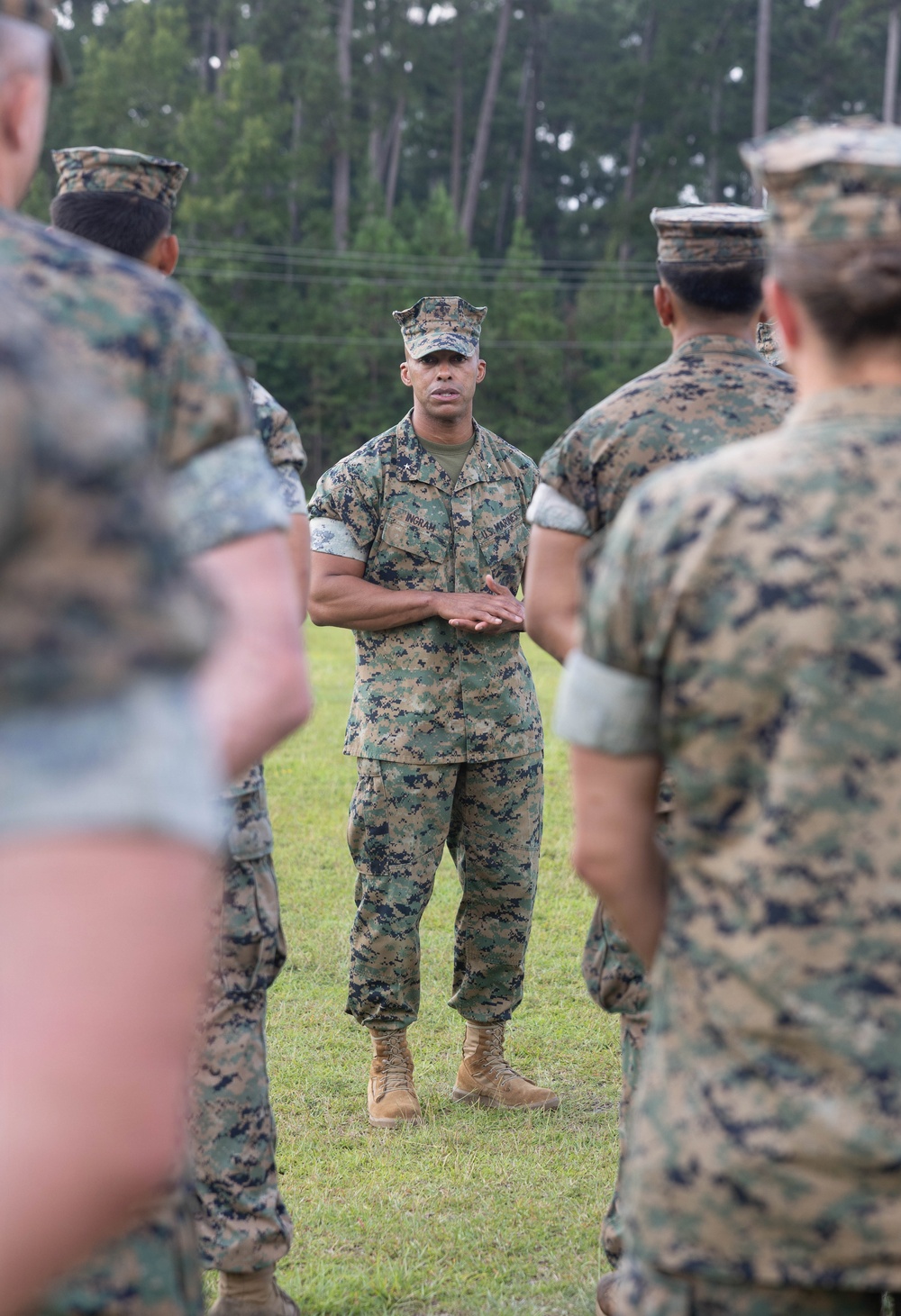 Brig. Gen. Ingram Tours Ashley Kennels