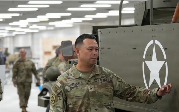 1st Armored Division senior leaders tour 1st Armored Division Museum