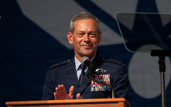 Air Force Reserve welcomes new commander