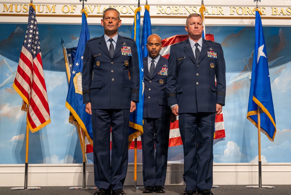 Air Force Reserve welcomes new commander