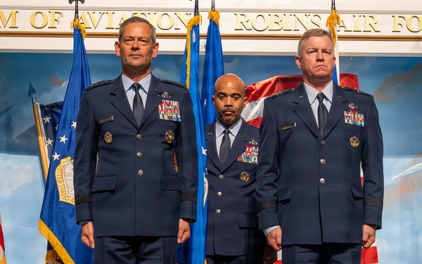 Air Force Reserve welcomes new commander