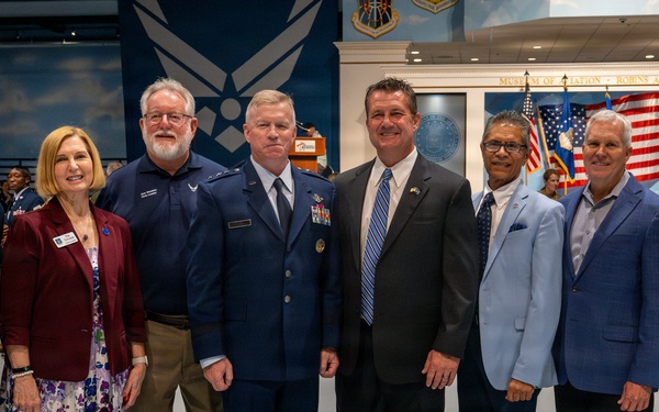 Air Force Reserve welcomes new commander