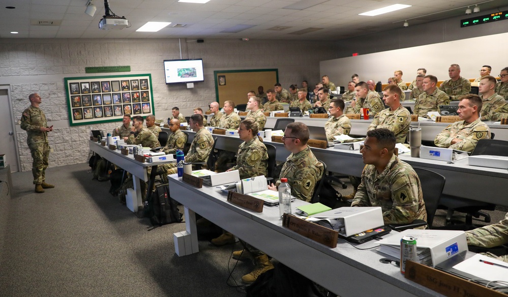 Kentucky Guard course prepares new command teams to lead