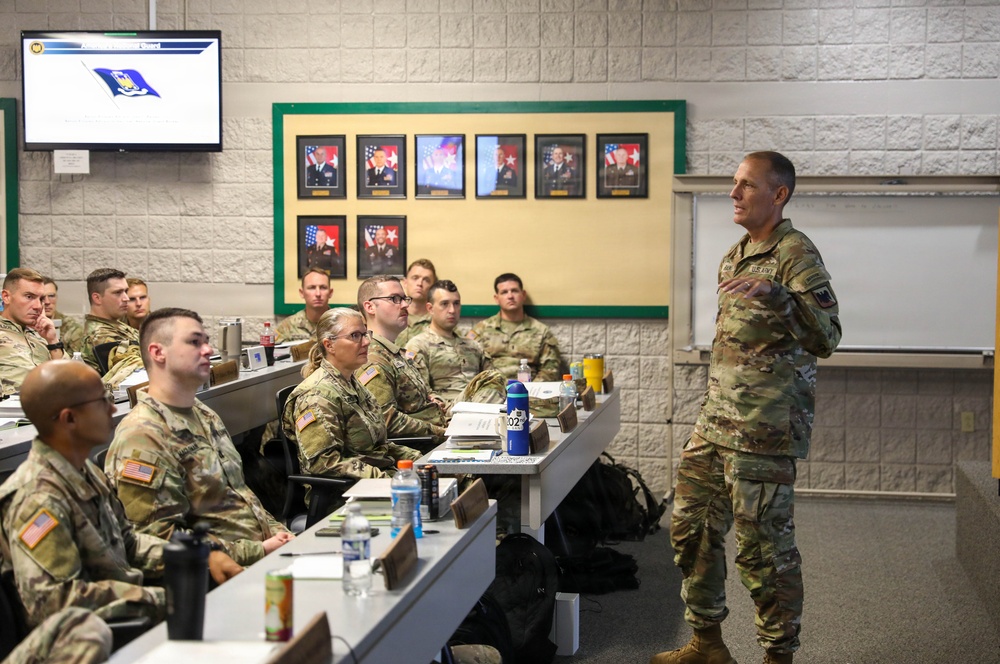 Kentucky Guard course prepares new command teams to lead