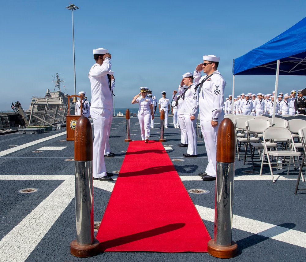 USS Charleston (LCS 18) Holds Change of Command Ceremony