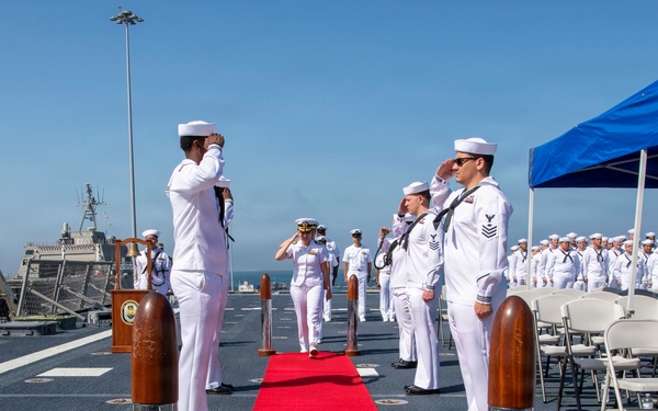 USS Charleston (LCS 18) Holds Change of Command Ceremony