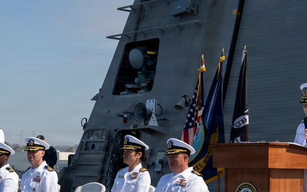 USS Charleston (LCS 18) Holds Change of Command Ceremony