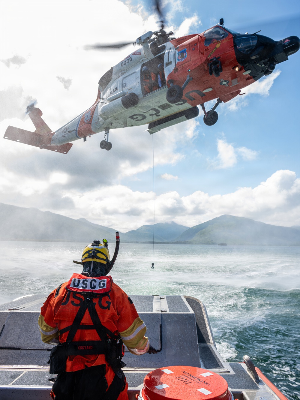 Coast Guard members conduct search and rescue exercise during leadership visit in Kodiak