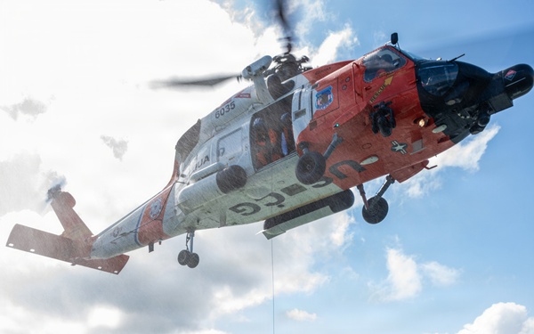 Coast Guard members conduct search and rescue exercise during leadership visit in Kodiak