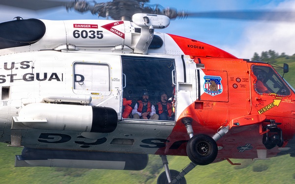 Coast Guard members conduct search and rescue exercise during leadership visit in Kodiak