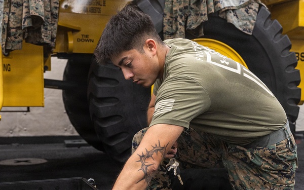 Anchroage Conducts COMPTUEX With Makin Island Amphibious Ready Group