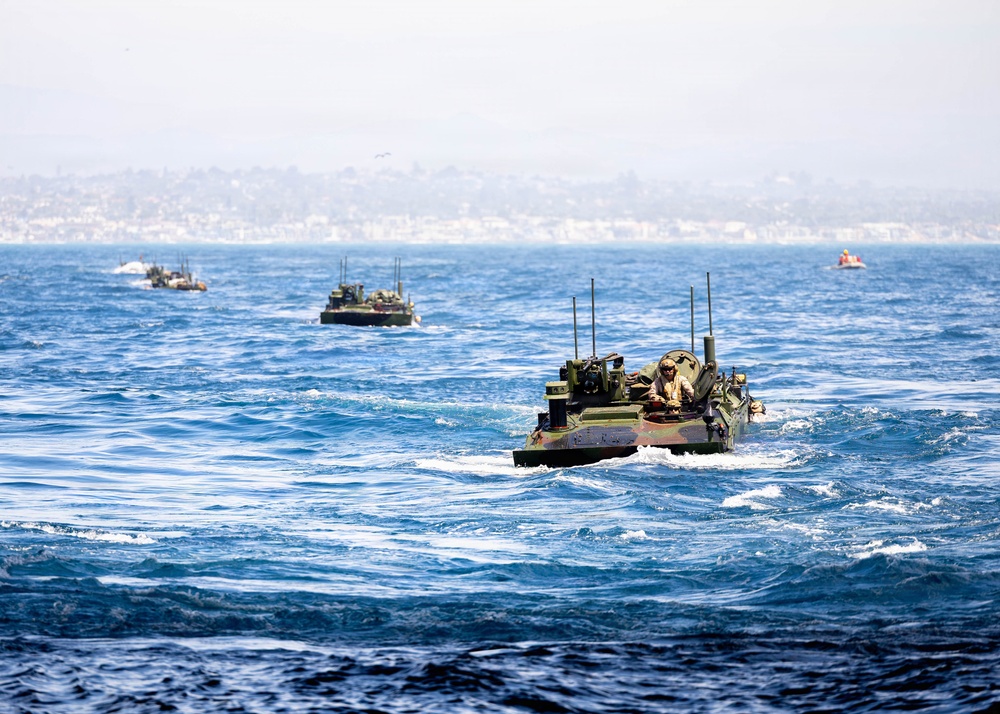 Anchroage Conducts COMPTUEX With Makin Island Amphibious Ready Group