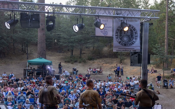 1st MARDIV Band performs at Butterfield Amphitheater