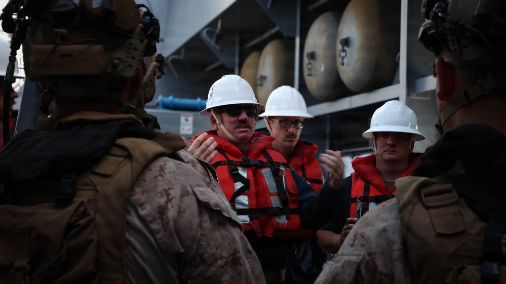 Anchroage Conducts COMPTUEX With Makin Island Amphibious Ready Group