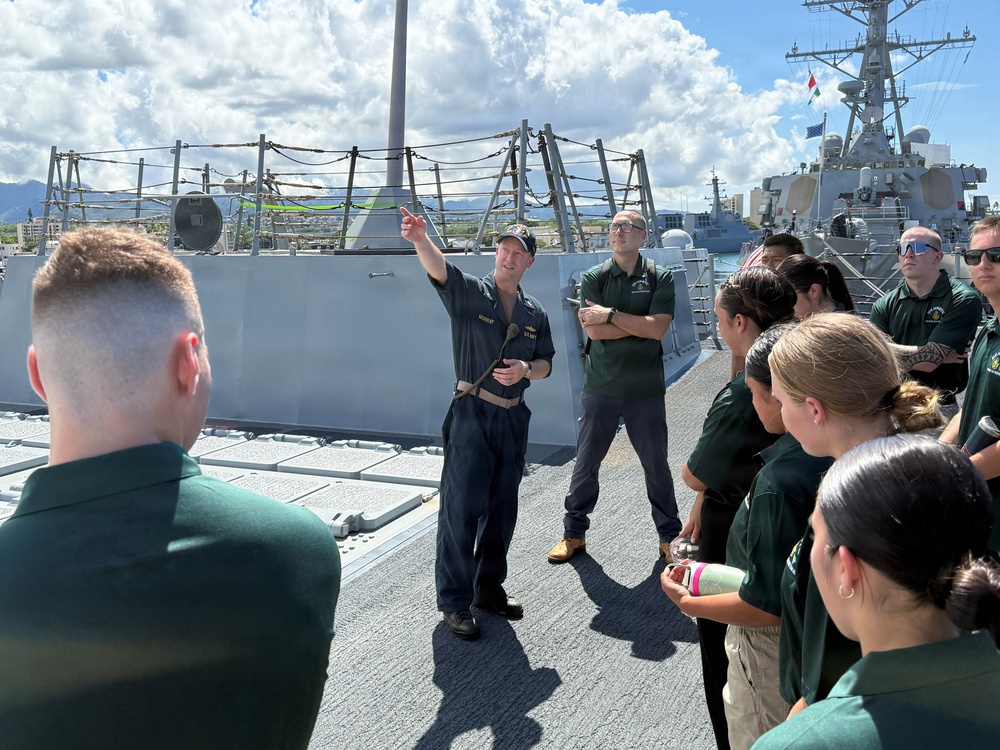 USS Carl M. Levin hosts University of Hawaii NROTC