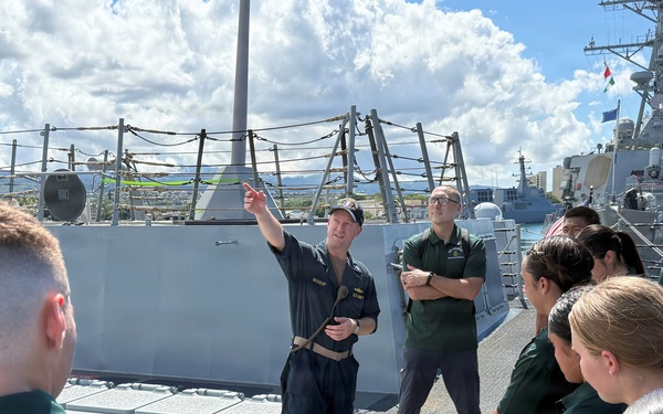 USS Carl M. Levin hosts University of Hawaii NROTC