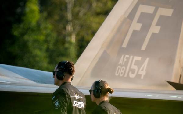 F-22 Opens Air Show London Skydrive 2026