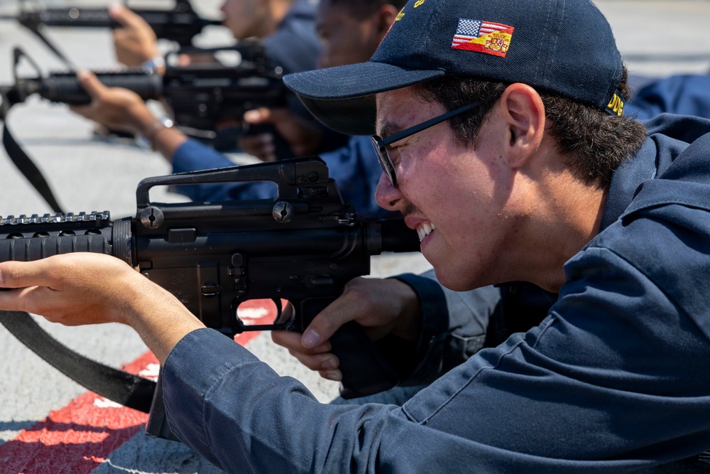 DDG 117 Conducts Weapons Familiarization