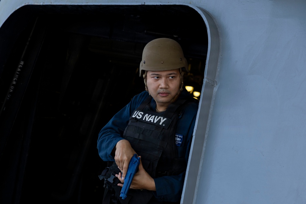 DDG 117 Conducts AT Drill