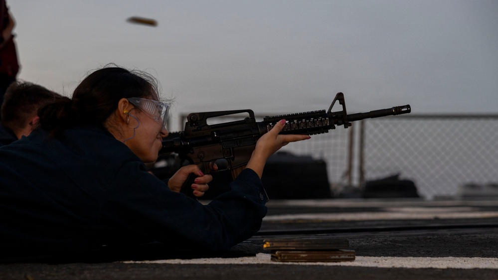 DDG 117 Conducts Low-Light Rifle Qualification