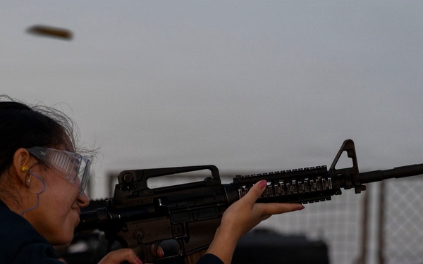 DDG 117 Conducts Low-Light Rifle Qualification