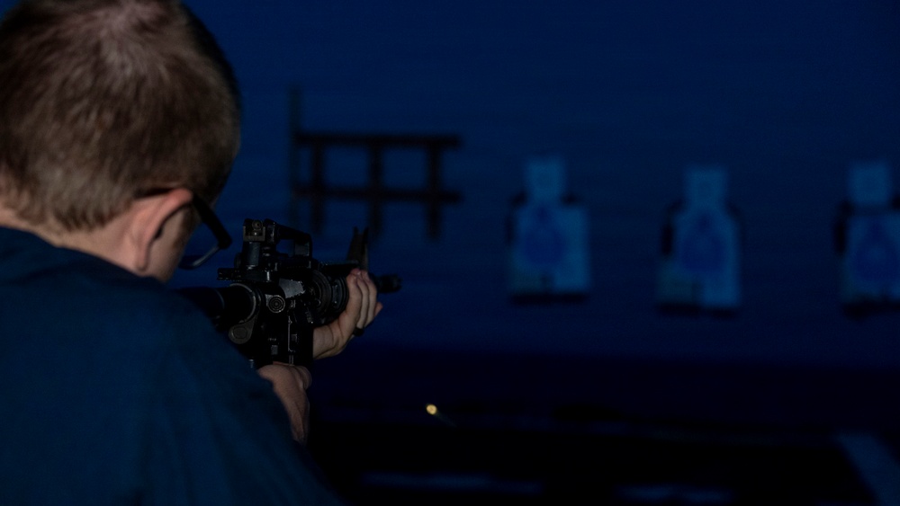 DDG 117 Conducts Low-Light Rifle Qualification