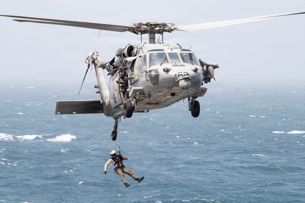 USS Boxer, HSC-21 Conduct Hoist Training