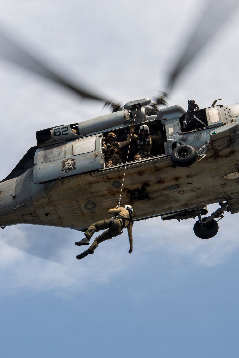 USS Boxer, HSC-21 Conduct Hoist Training