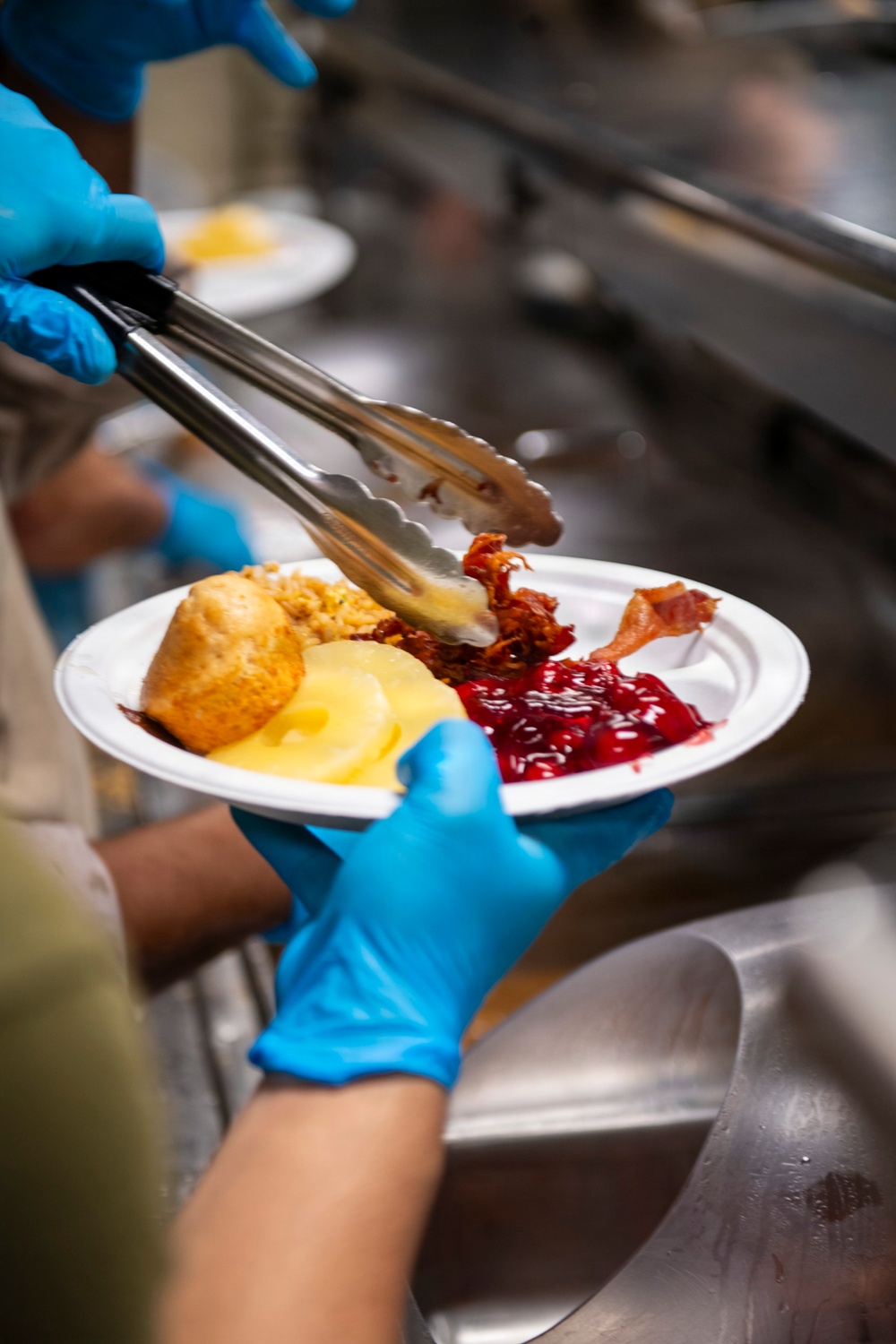 Boxer Sailors, 11th MEU Marines Serve Breakfast