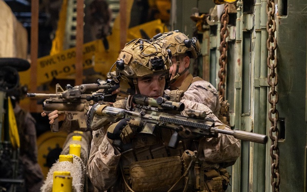 11th MEU Marines Conduct Weapons Drills Aboard USS Boxer