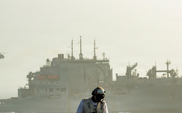USS George Washington Conducts Replenishment-at-Sea