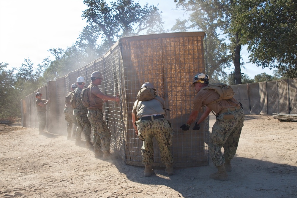 NMCB 4 Seabees Begin FTX, Build HQ