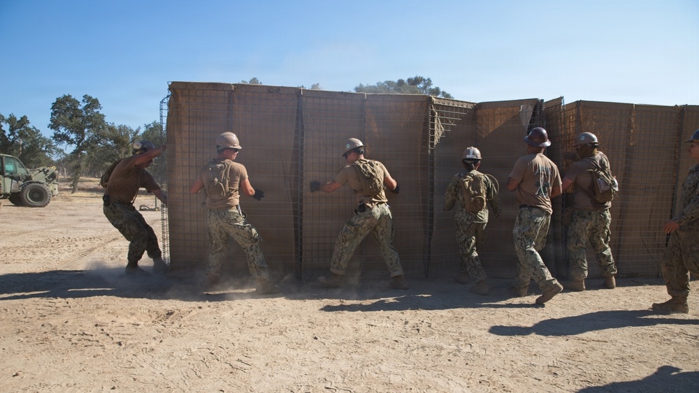 NMCB 4 Seabees Begin FTX, Build HQ