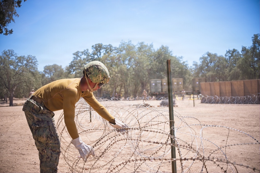 NMCB 4 Seabees Begin FTX, Build HQ