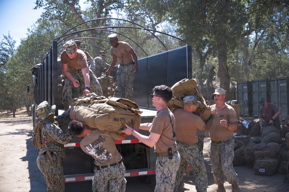 NMCB 4 Seabees Begin FTX, Build HQ