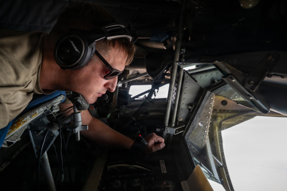 KC-135 refuels F16s for regional deterrence