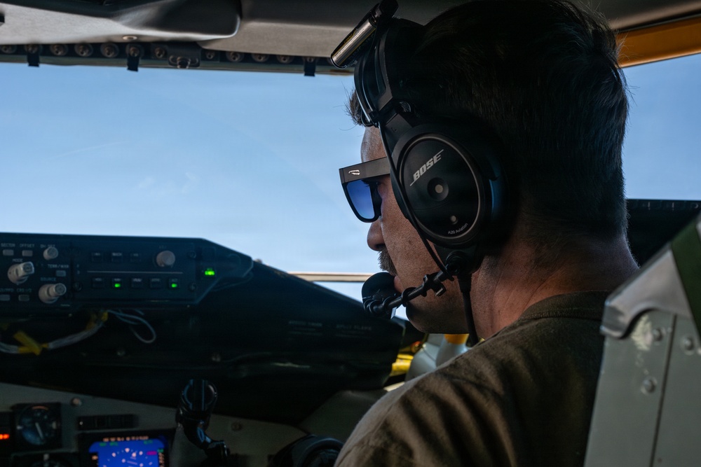 KC-135 refuels F16s in CENTCOM