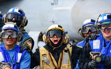USS Carl Vinson (CVN 70) participates in a firefighting and mass casualty drill
