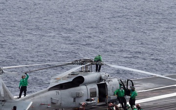 USS Carl Vinson (CVN 70) conducts flight operations