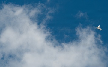 B-2 Spirit soars above IndyCar Freedom 250 Grand Prix