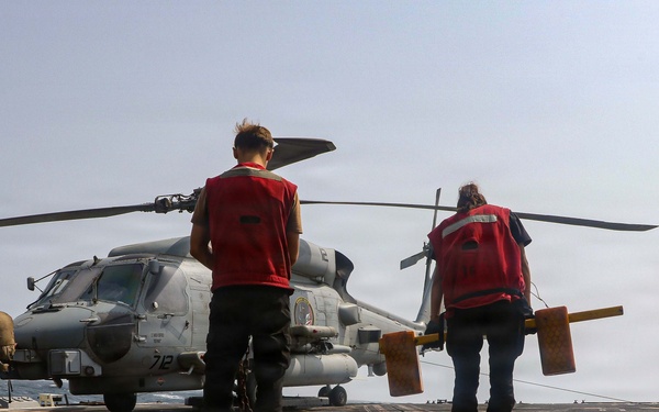 Frank E. Petersen Jr. Conducts Helicopter Operations