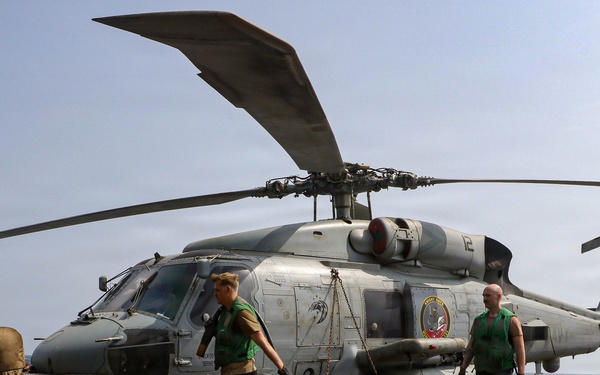Frank E. Petersen Jr. Conducts Helicopter Operations