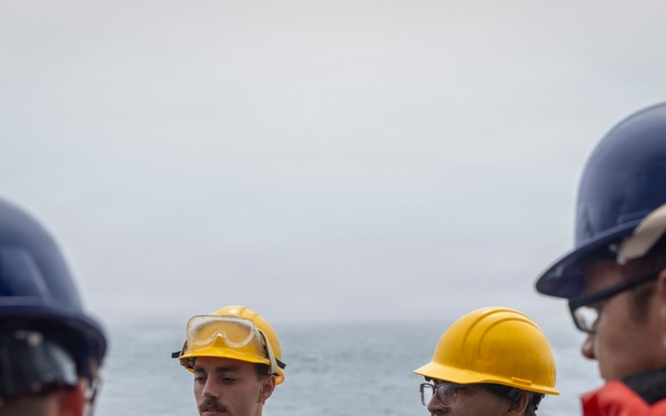 Delbert D. Black Conducts Replenishment-at-Sea with Henry J. Kaiser