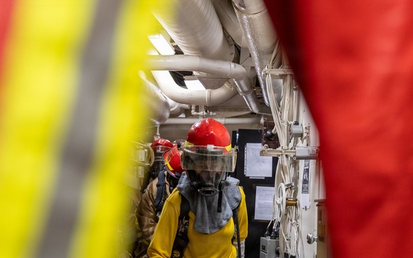 USS Mustin conducts integrated training team drill
